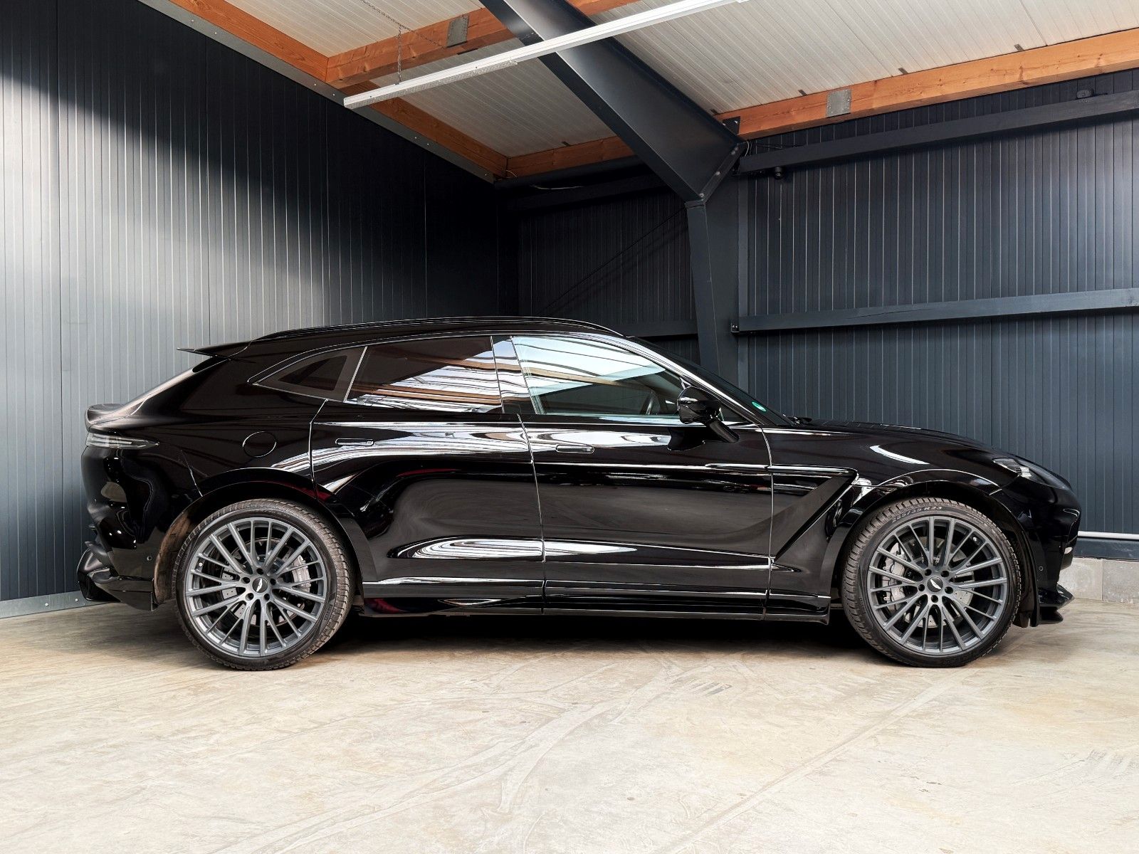 Aston Martin DBX 4.0 V8 DBX707 + 2.Hand + Top Geplfegt