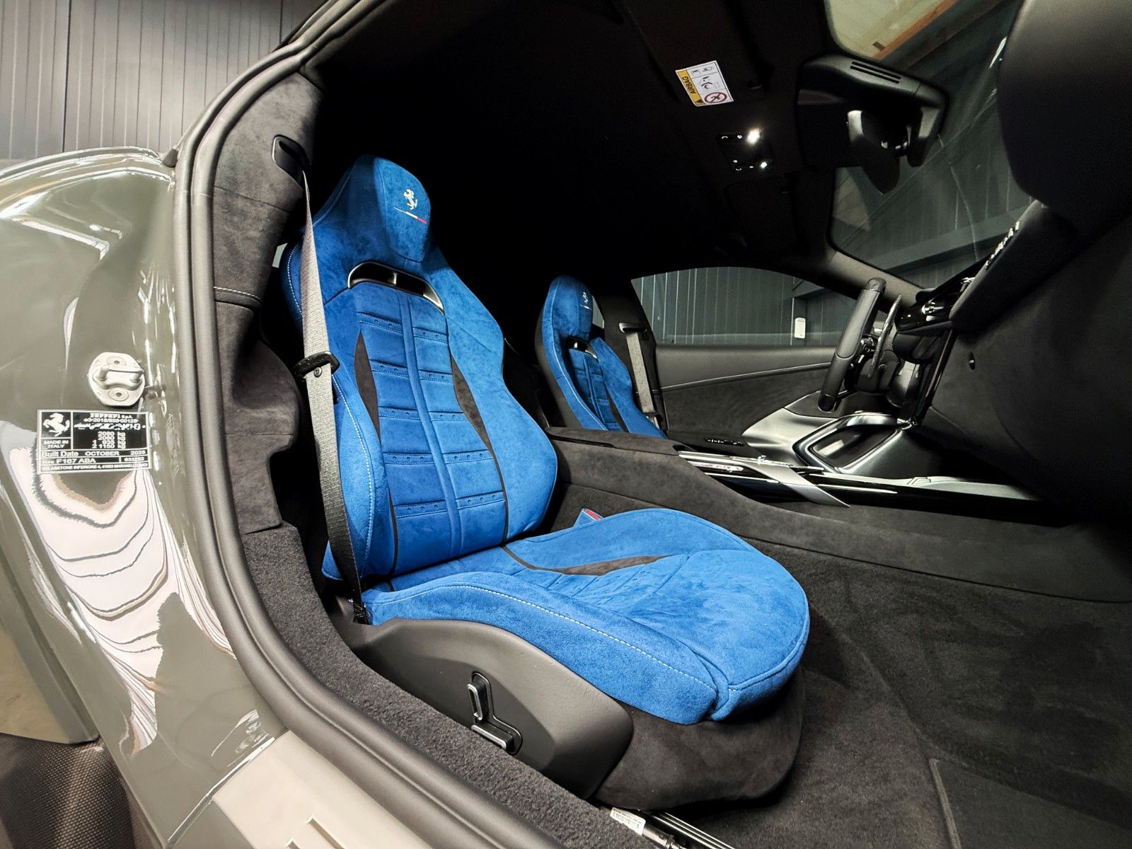 Fahrzeugabbildung Ferrari 12Cilindri + 1. Hand + 54 km + Carbon Exterieur