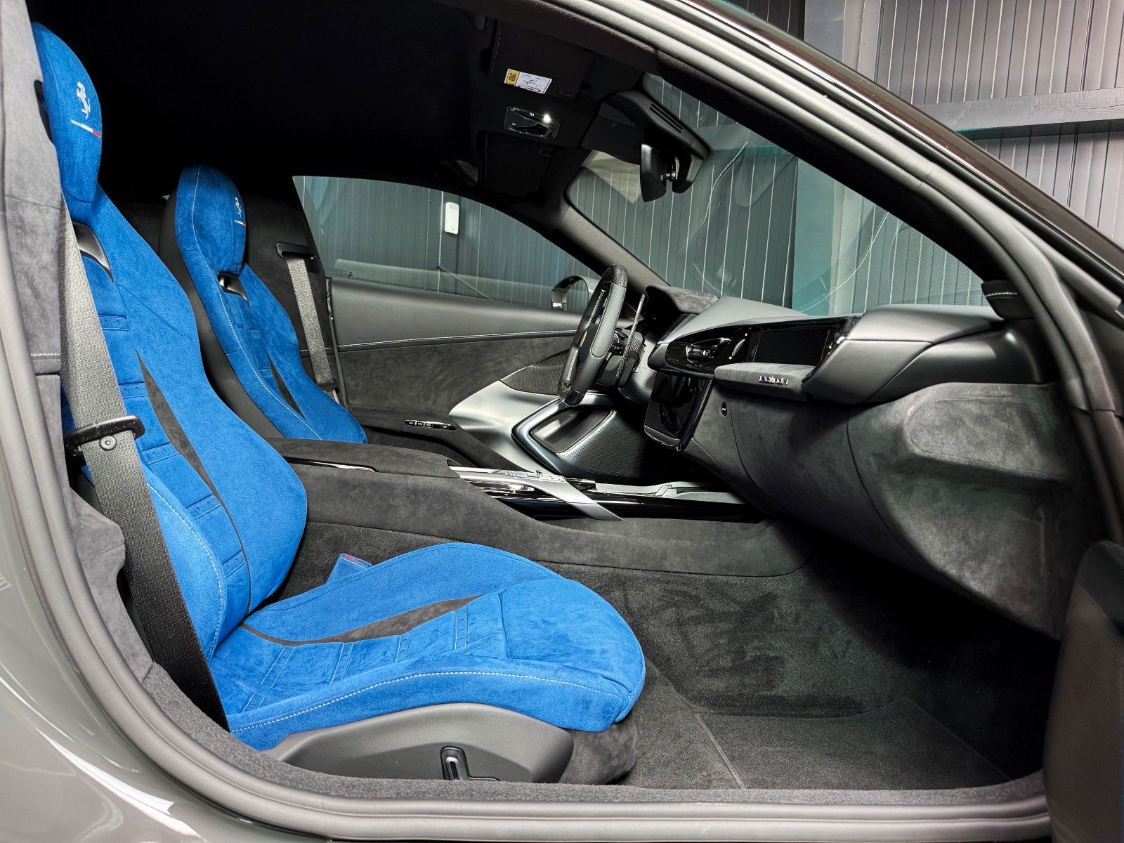 Fahrzeugabbildung Ferrari 12Cilindri + 1. Hand + 54 km + Carbon Exterieur