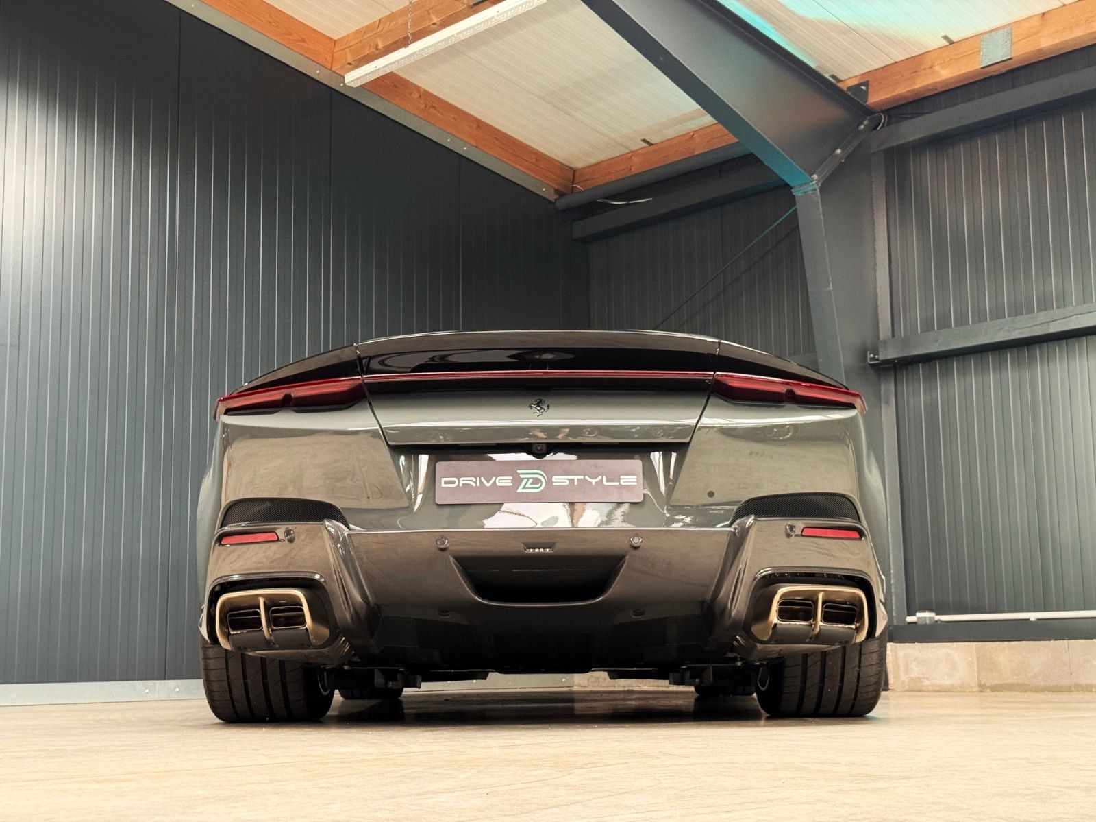 Fahrzeugabbildung Ferrari 12Cilindri + 1. Hand + 54 km + Carbon Exterieur