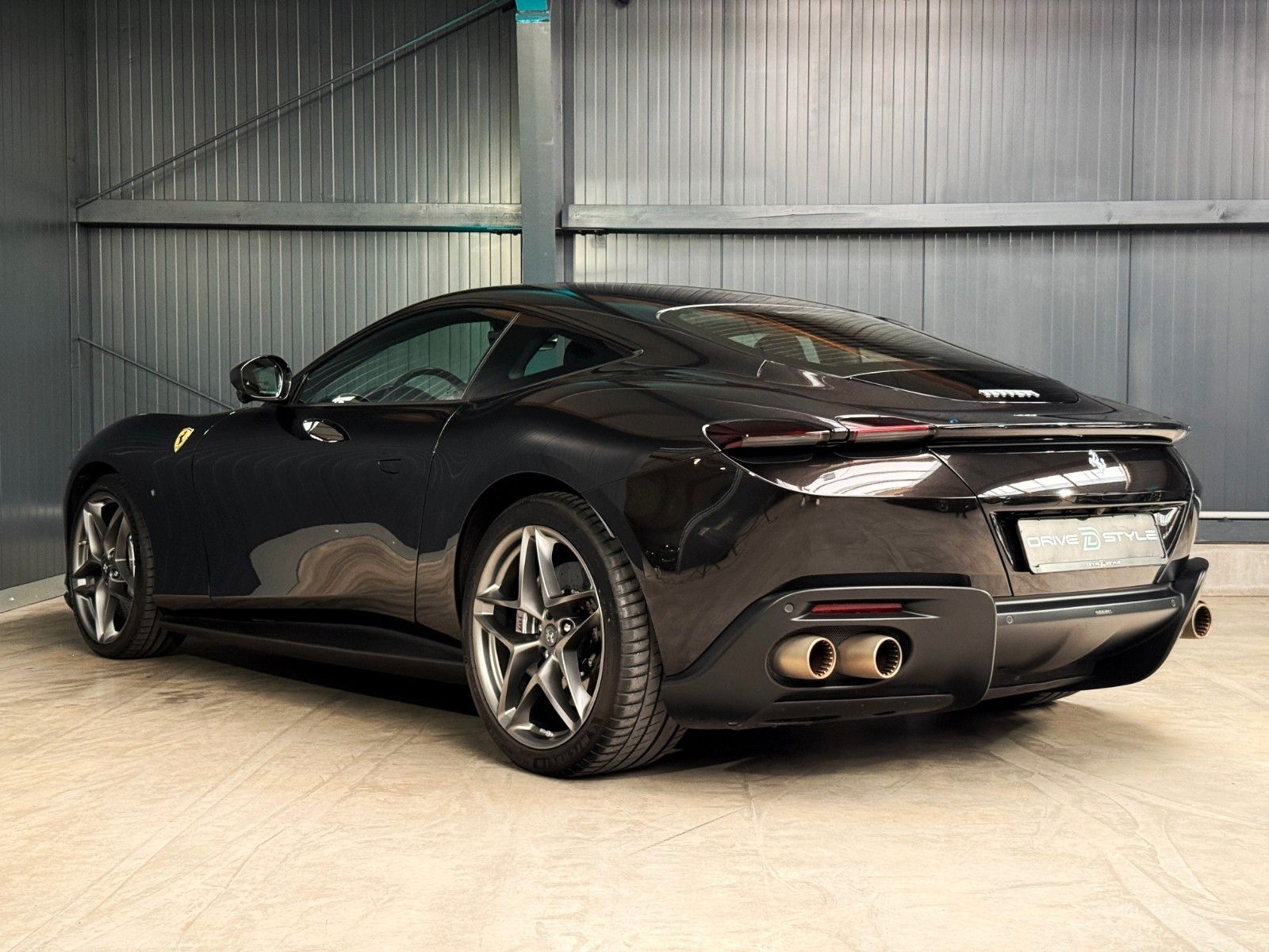 Fahrzeugabbildung Ferrari Roma +Carbon + ADAS + Beifahrerdisplay