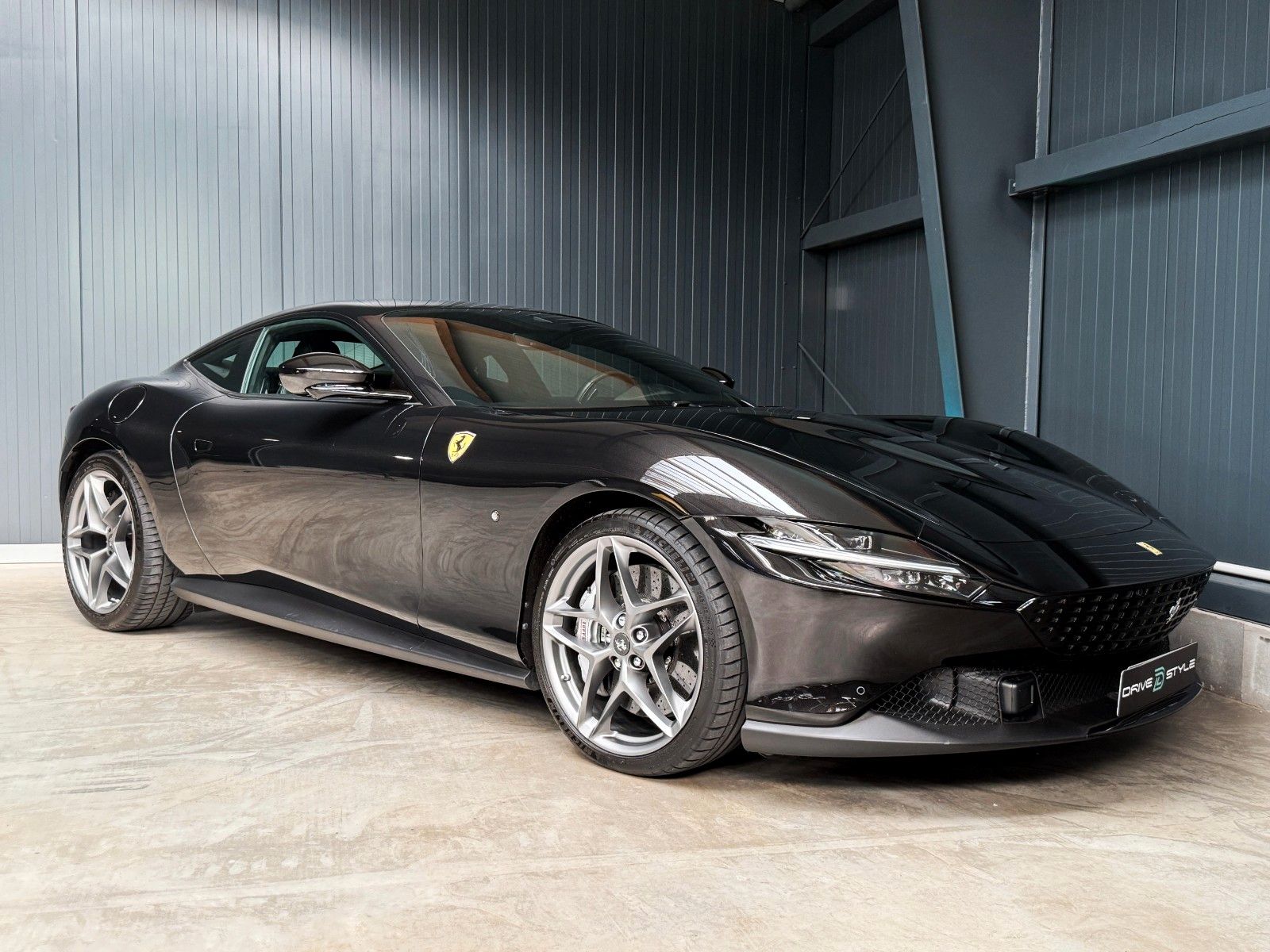 Fahrzeugabbildung Ferrari Roma +Carbon + ADAS + Beifahrerdisplay
