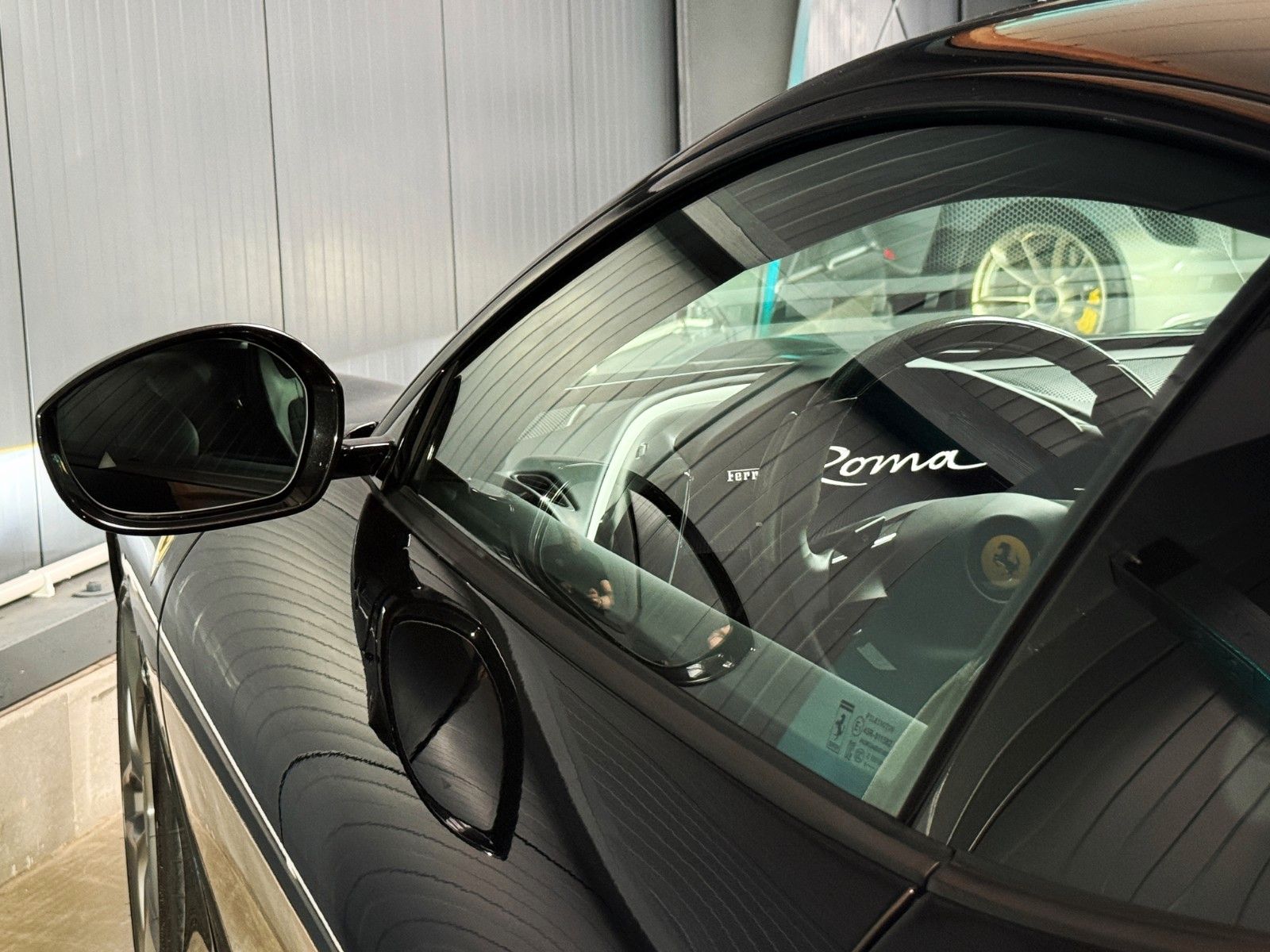Fahrzeugabbildung Ferrari Roma +Carbon + ADAS + Beifahrerdisplay