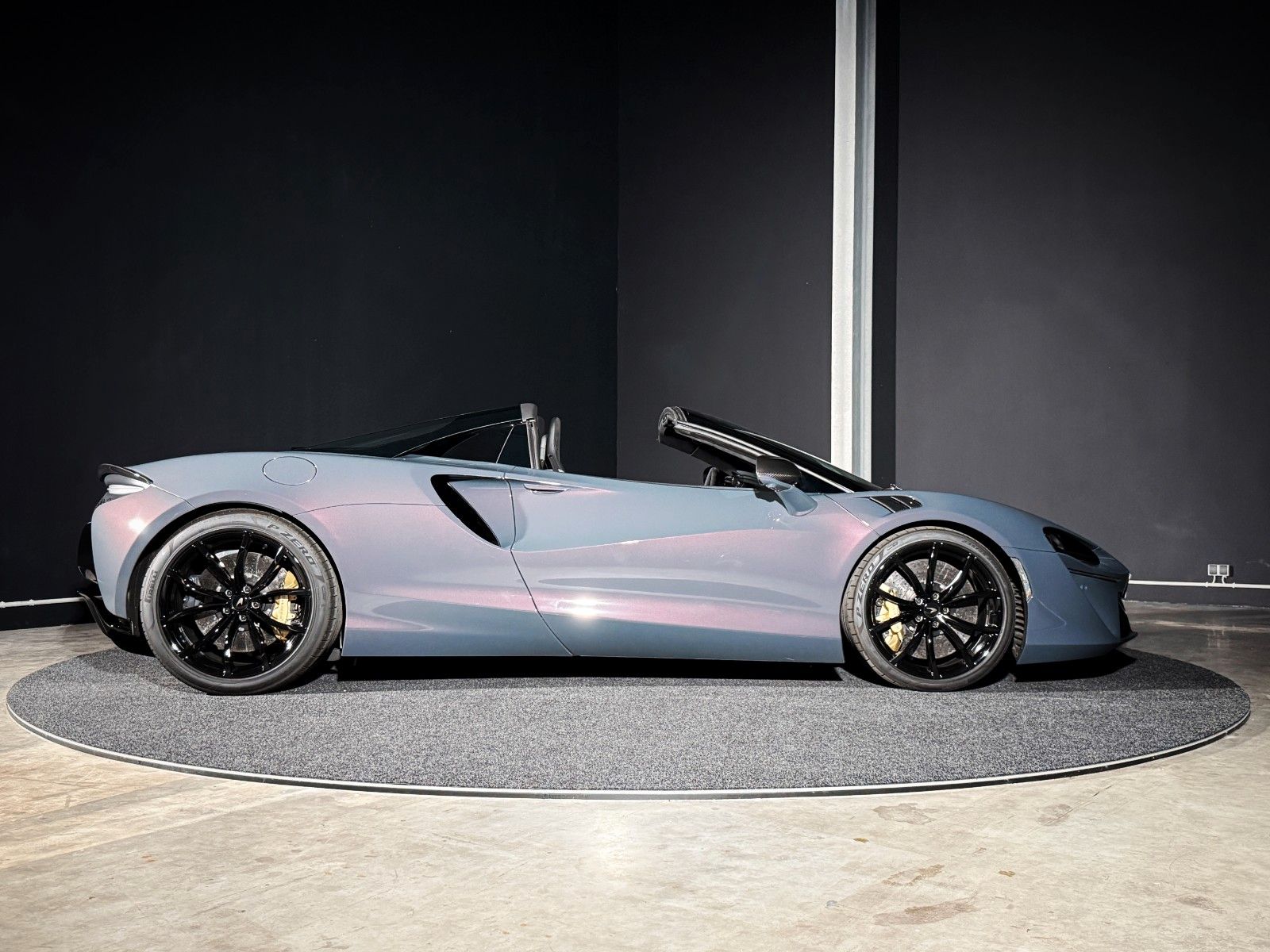 McLaren Artura Spider + MSO Lava Grey + Carbon Pack +PPF