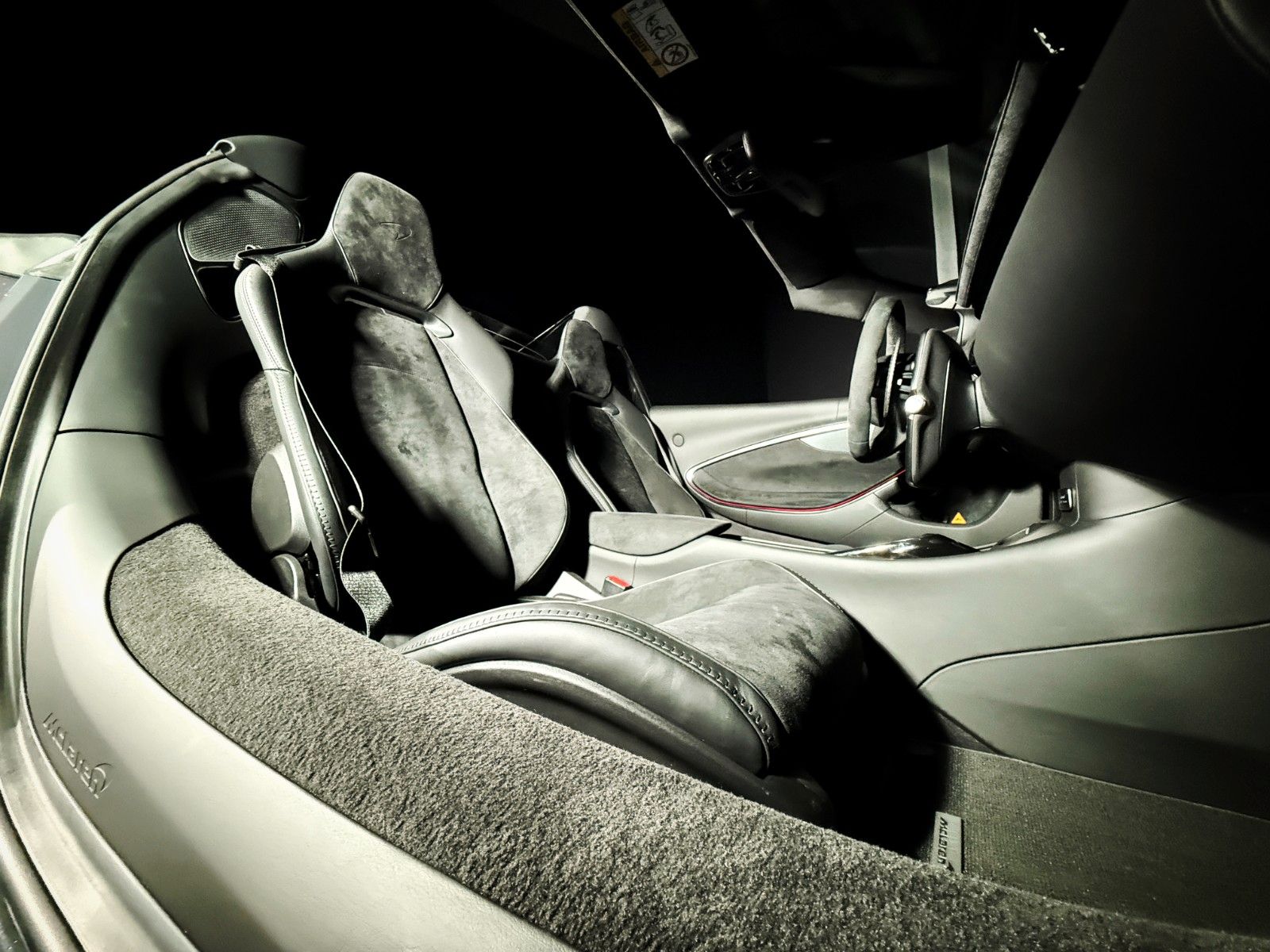 Fahrzeugabbildung McLaren Artura Spider + MSO Lava Grey + Carbon Pack +PPF